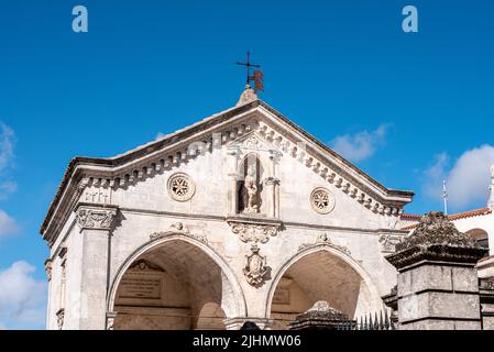 Berühmte Wallfahrtskirche Erzengel Michael in Monte Sant'Angelo, Gargano Halbinsel in Italien Stockfoto