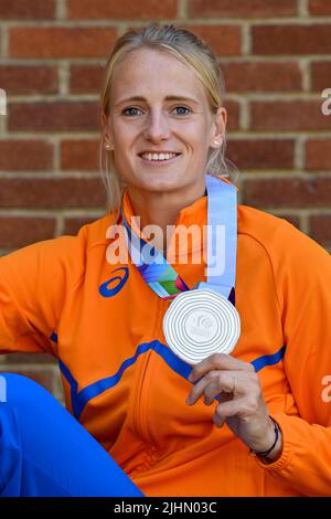 EUGENE, USA - 19. JULI: Anouk Vetter aus den Niederlanden mit der Silbermedaille während der Leichtathletik-Weltmeisterschaften am 19. Juli 2022 in Eugene, USA (Foto: Andy Astfalck/BSR Agency) Atletiekunie Credit: Orange Pics BV/Alamy Live News Stockfoto