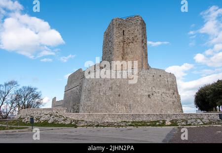 Normannische schwäbische aragonische Burg in Monte Sant Angelo, Gargano Halbinsel in Süditalien Stockfoto