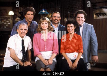 NICHOLAS COLASANTO, Ted Danson, SHELLEY LONG, John RATZENBERGER, Rhea Perlman, George Wendt, CHEERS, 1982 Stockfoto