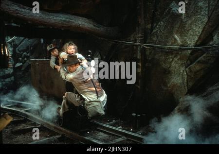 JONATHAN KE QUAN, HARRISON FORD, KATE CAPSHAW, INDIANA JONES UND DER TEMPEL DES UNTERGANGS, 1984 Stockfoto