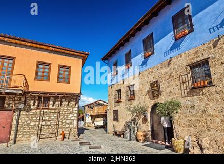 Schöne alte Gebäude in Varosi, der Altstadt von Edessa, Pella, Mazedonien, Griechenland. Stockfoto