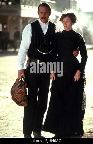 KEVIN COSTNER, MARE WINNINGHAM, Wyatt Earp, 1994 Stockfoto