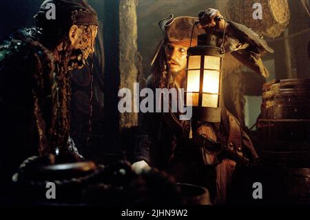 JOHNNY DEPP, PIRATEN DER KARIBISCHEN MEERE: Dead Man's Chest, 2006 Stockfoto