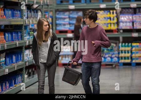 CARA DELEVINGNE, NAT WOLFF, PAPIER STÄDTE, 2015 Stockfoto