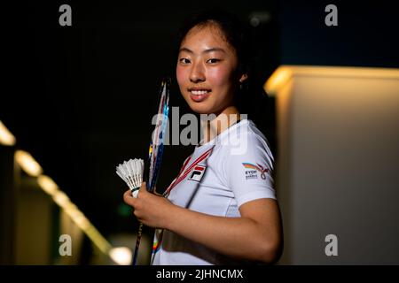 ARNHEM, NIEDERLANDE - 19. JULI: Badmintonspielerin Flora Wang posiert während einer Fotosession im Nationaal Sportcentrum Papendal am 19. Juli 2022 in Arnhem, Niederlande (Foto: Rene Nijhuis/Orange Picches) Stockfoto