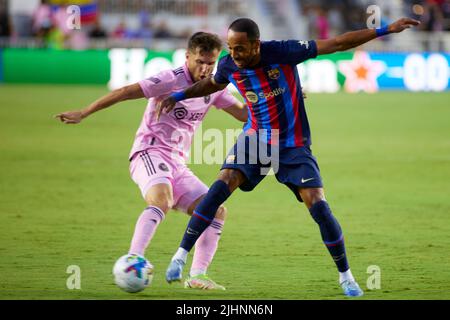 Fort Lauderdale, FL, USA. 19.. Juli 2022. FC Barcelona Spieler, die während des internationalen Freundschaftsspiels zwischen Inter Miami CF und FC Barcelona im DRV Pink Stadium in Florida, USA, angegriffen wurden. Kredit: Yaroslav Sabitov/YES Market Media/Alamy Live Nachrichten Stockfoto