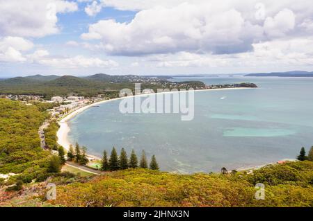 Blick vom Tomaree Head Summit Walk - Shoal Bay, NSW, Australien Stockfoto
