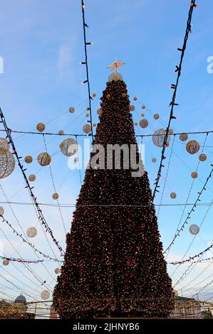 2022 Hauptweihnachtsbaum der Ukraine leuchtet in Kiew Ukraine Stockfoto