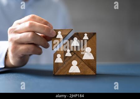 HR Recruitment Hand machen Tangram Puzzle. Talentmanagement Stockfoto