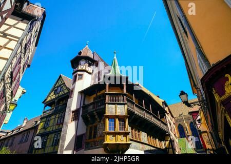 Maison Pfister ist ein Eckhaus aus dem 15.. Jahrhundert, das sich in der Rue des Marchands 11 befindet. Colmar, Elsass, Frankreich. Stockfoto