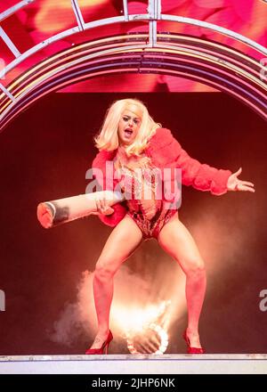 AUSTIN, TX - 19. JULI: Laganja Estranja spielt auf der Bühne während RuPauls Drag Race Werq The World Tour 2022 bei ACL Live am 19. Juli 2022 in Austin, Texas.(Foto: Maggie Boyd/SipaUSA) Quelle: SIPA USA/Alamy Live News Stockfoto