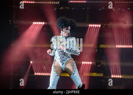 AUSTIN, TX - 19. JULI: Angeria tritt während des RuPaul's Drag Race Werq the World Tour 2022 bei ACL Live am 19. Juli 2022 in Austin, Texas, auf der Bühne auf.(Foto von Maggie Boyd/SipaUSA) Quelle: SIPA USA/Alamy Live News Stockfoto