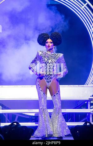 AUSTIN, TX - 19. JULI: Angeria tritt während des RuPaul's Drag Race Werq the World Tour 2022 bei ACL Live am 19. Juli 2022 in Austin, Texas, auf der Bühne auf.(Foto von Maggie Boyd/SipaUSA) Quelle: SIPA USA/Alamy Live News Stockfoto