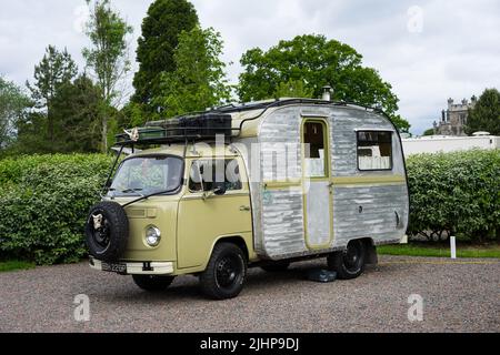 Bay Window VW Camper Conversion, Schottland, Großbritannien. Stockfoto