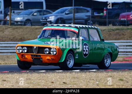 Ben Colburn, Alfa Romeo 1750 Berlina, HRDC Classic Alfa Challenge für 750 - 116 Alfa Romeos, Eine einzigartige Rennserie für Classic und Historic Alfa Stockfoto