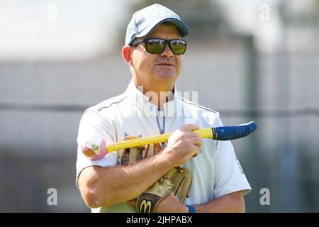 England-Trainer Matthew Mott während einer Trainingseinheit im Emirates Old Trafford, Manchester. Bilddatum: Samstag, 16. Juli 2022. Stockfoto