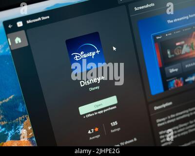 Galati, Rumänien – 19. Juni 2022: Disney Plus-Anwendung im Microsoft Store für Windows 11 verfügbar Stockfoto