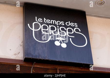 Bordeaux , Aquitaine Frankreich - 07 01 2022 : le temps des cerises Boutique-Markenlogo und Signaltext auf Fassadeneingang Fashion Front Store Stockfoto