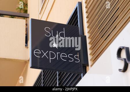 Bordeaux , Aquitaine Frankreich - 07 01 2022 : Sud Express Boutique-Markenlogo und Signaltext auf Fassadeneingang Fashion Front Store Stockfoto