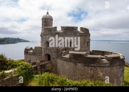 St. Mawes Castle: 16. Jahrhundert Artillerie Fort bewacht den Ankerplatz von Carrick Roads, River Fal, Cornwall, Großbritannien Stockfoto