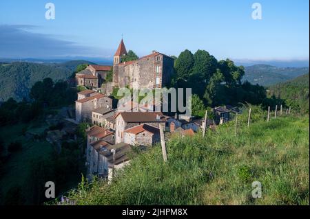 Malerisches Dorf Saint-Privat-d'Allier im Département Haute-Loire in der Auvergne in Frankreich auf dem Pilgerweg nach Compostela Stockfoto