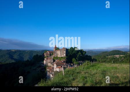 Malerisches Dorf Saint-Privat-d'Allier im Département Haute-Loire in der Auvergne in Frankreich auf dem Pilgerweg nach Compostela Stockfoto