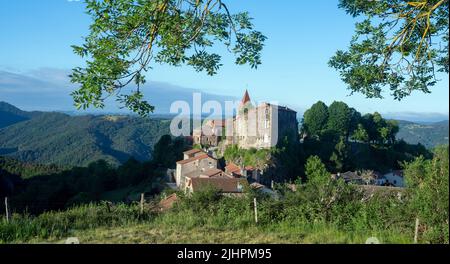 Malerisches Dorf Saint-Privat-d'Allier im Département Haute-Loire in der Auvergne in Frankreich auf dem Pilgerweg nach Compostela Stockfoto