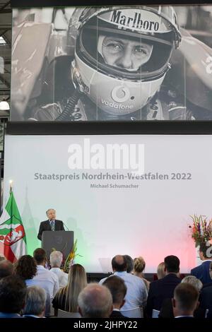 Köln, Deutschland. 20.. Juli 2022. Jean TODT, ehemaliger Teamchef Ferrari, bei seiner Laudablaufrede, roter Teppich, Red Carpet Show, Ankunft, Verleihung des Staatspreises des Landes Nordrhein-Westfalen am 20.. Juli 2022 in Köln © Credit: dpa/Alamy Live News Stockfoto