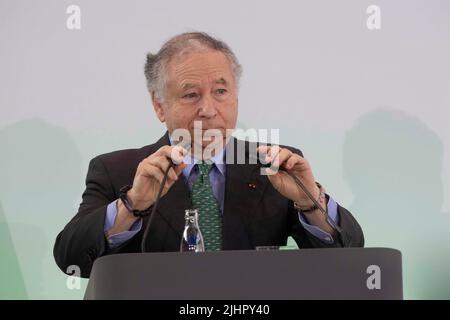 Köln, Deutschland. 20.. Juli 2022. Jean TODT, ehemaliger Teamchef Ferrari, bei seiner Laudablaufrede, roter Teppich, Red Carpet Show, Ankunft, Verleihung des Staatspreises des Landes Nordrhein-Westfalen am 20.. Juli 2022 in Köln © Credit: dpa/Alamy Live News Stockfoto