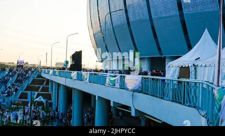 Jakarta, Indonesien 14.. Juli 2022 ein Teil der muslimischen Gemeinde von jakarta wurde von adha 1435 H in dem neuen Stadion namens jakarta International Stadium bete Stockfoto