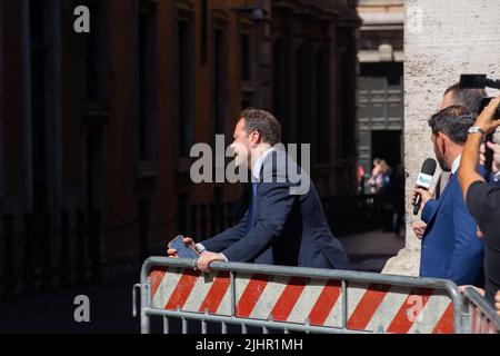 Rom, Italien. 20.. Juli 2022. Senatoren von Lega betreten Palazzo Madama, Sitz des Senats der Italienischen Republik (Foto: Matteo Nardone/Pacific Press) Quelle: Pacific Press Media Production Corp./Alamy Live News Stockfoto