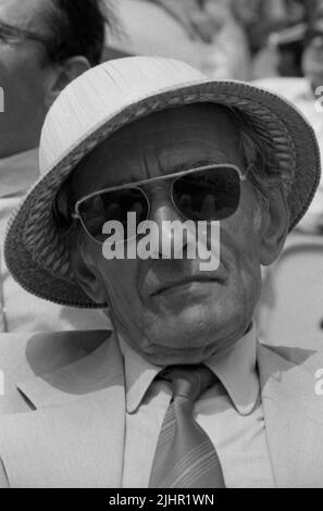 Der ehemalige französische Tennisspieler Henri Cochet, der an einem Männermatch der French Open teilnahm. Paris, Roland-Garros-Stadion, 28. Mai 1982 Stockfoto