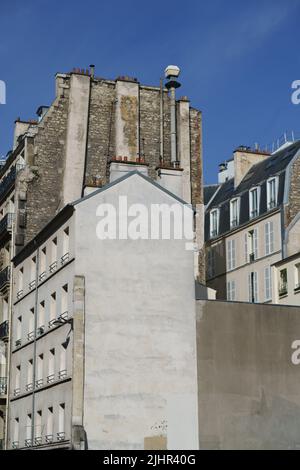 Frankreich, Region Ile de France, 6. Arrondissement von Paris, rue de Vaugirard, Gebäude, Giebel, Stockfoto