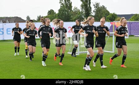 Wigan, England. 20/07/2022, Belgiens Spieler in Aktion während einer Trainingseinheit der belgischen nationalen Fußballmannschaft der Frauen die Roten Flammen, Mittwoch, 20. Juli 2022 in Wigan, England abgebildet. Am Freitag trifft das Team Schweden im Viertelfinale der UEFA-Fußball-Europameisterschaft der Frauen 2022. BELGA FOTO DAVID CATRY Stockfoto