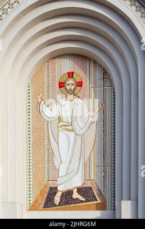 Christus Mosaik an der Fassade der Kathedrale der Auferstehung Christi in Kiew Ukraine Stockfoto