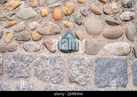 Schloss Burghausen in Burghausen, Landkreis Altotting, Oberbayern, Deutschland, am 19. Juni, 2022. Die Burg Burghausen ist die längste Burg CO Stockfoto