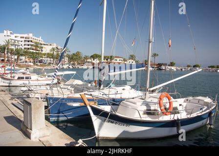 Traditionelle Boote in Puerto Alcudia, Mallorca/Mallorca, Spanien Stockfoto