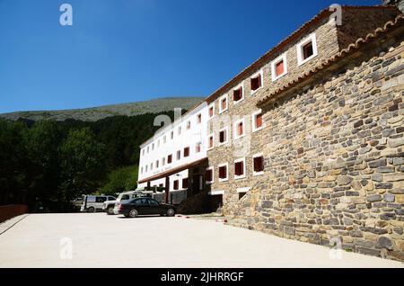 Sanctuary Moncayo - Santuario del Moncayo. Einer der Ausgangspunkte, um den Moncayo zu erklimmen. El Moncayo oder San Miguel ist ein Berg in der iberischen Syste Stockfoto