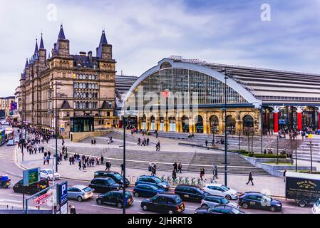 Bahnhof Liverpool Lime Street und North Western Hotel. Liverpool, Merseyside, Lancashire, England, Vereinigtes Königreich Stockfoto