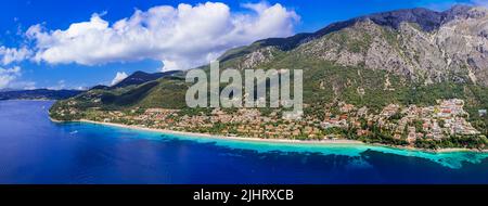 Griechenland Sommerferien. Die schönsten malerischen Strände der Insel Korfu - Luftpanorama Drohne Blick auf Barbati Strand im östlichen Teil Stockfoto