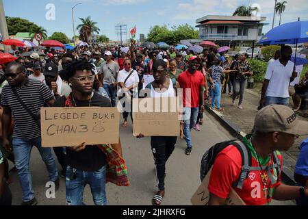 2022-07-20 10:31:33 der Protest gegen die Politik der Regierung von Surinam-Santokhi beginnt am 3. Tag vor dem Kabinett des Vizepräsidenten am Mittwoch, 20. Juli 2022, Paramaribo, Suriname. ANP/Ranu Abhelakh niederlande Out - belgien Out Stockfoto