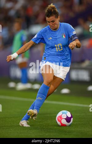 Manchester, England, 18.. Juli 2022. Cristiana Girelli aus Italien während des Spiels der UEFA Women's European Championship 2022 im Academy Stadium, Manchester. Bildnachweis sollte lauten: Jonathan Moscrop / Sportimage Stockfoto