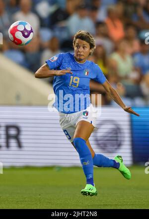 Manchester, England, 18.. Juli 2022. Valentina Giacinti von Italien während des Spiels der UEFA Women's European Championship 2022 im Academy Stadium, Manchester. Bildnachweis sollte lauten: Jonathan Moscrop / Sportimage Stockfoto