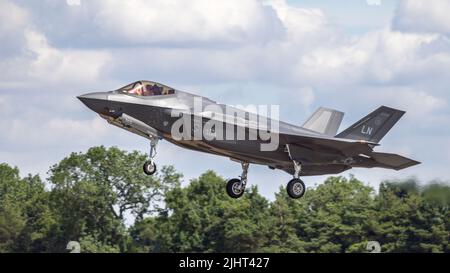 F-35A der 495. Fighter Squadron „The Valkyries“, Ankunft in RAF Fairford am 14.. Juli, um an der Royal International Air Tattoo 2022 teilzunehmen Stockfoto