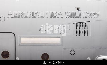 Lockheed Martin C-130J Super Hercules?€Militärtransportflugzeug der italienischen Luftwaffe beim Royal International Air Tattoo 2022 Stockfoto