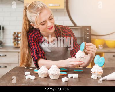 Herstellung süßer Dessert Meisterkurs. Kochen zu Hause. Stockfoto