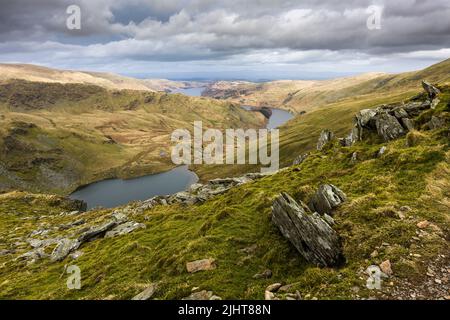 Small Water Tarn und Haweswater Reservoir aus harter fielen im Lake District National Park, Cumbria, England. Stockfoto