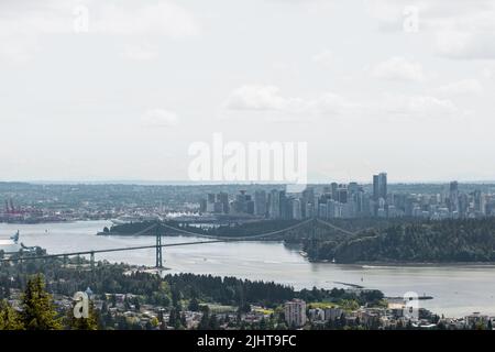 Eine Aufnahme der Tacoma Narrows Bridge Stockfoto