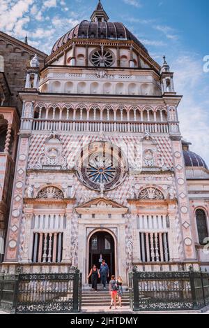 Die Cappella Colleoni ist eine Kapelle und ein Mausoleum, das an die Basilika Santa Maria Maggiore in der norditalienischen Stadt Bergamo angeschlossen ist. Das Design war nicht so Stockfoto